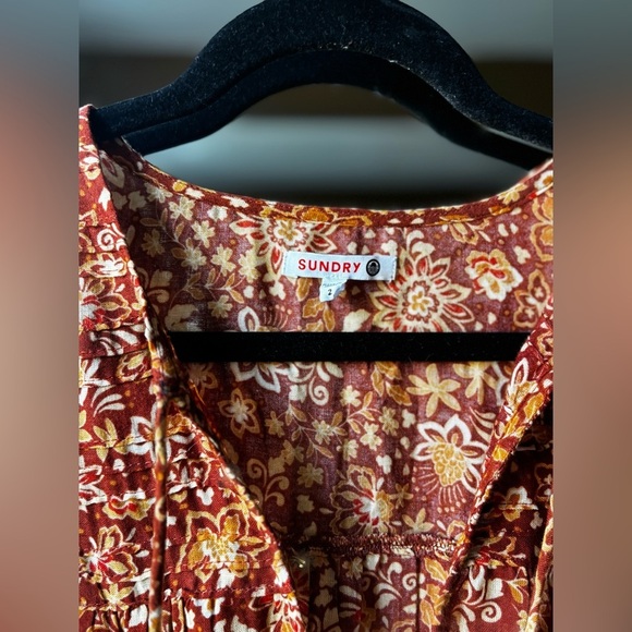 SUNDRY | Floral Flutter Sleeve top | size 2 (m/L) - Picture 4 of 7
